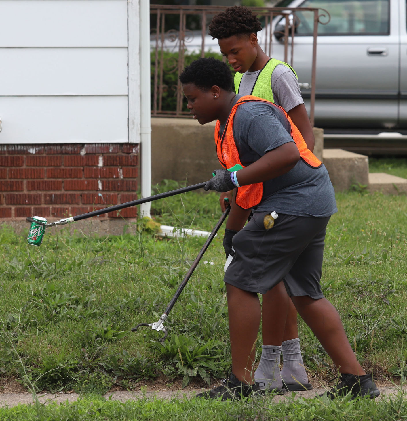 Boys Girls Club Litter Removal 2 6.13.18.jpg